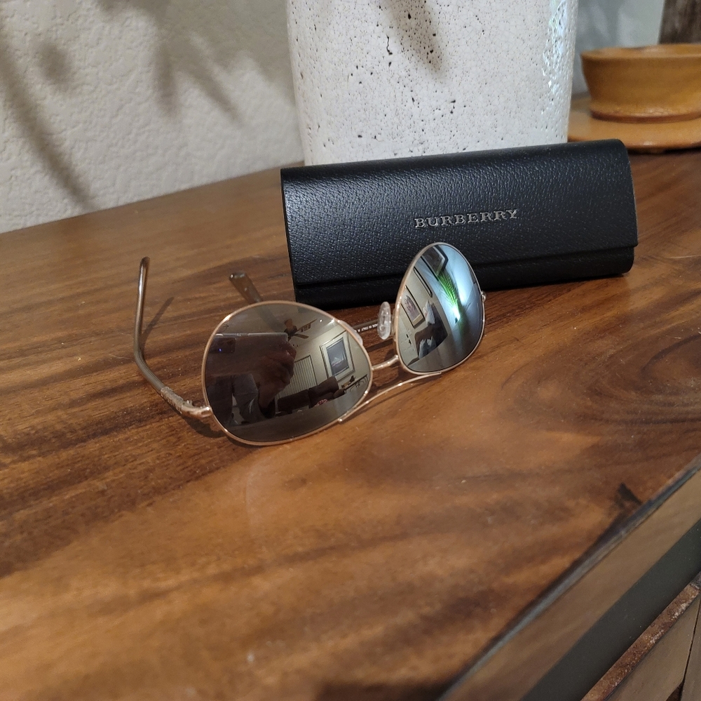 🤎BURBERRY AVIATORS🤎